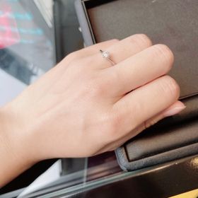 【エクセルコダイヤモンド(EXELCO DIAMOND)の口コミ】 プロポーズ時はダイヤモンドのみで、後日リングは彼と決めに行きました。…