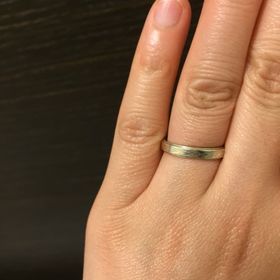 【杢目金屋(もくめがねや)の口コミ】 普段全くアクセサリーをつけない主人が毎日つけるなら杢目調のものがいい…