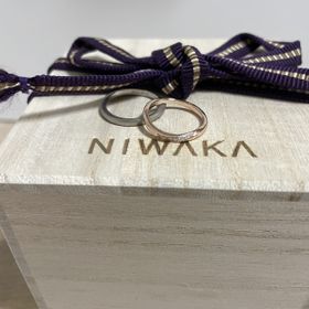 【俄(にわか)の口コミ】 仕事柄も派手でごつごつしたものは嫌だったので、シンプルでも可愛くて周…