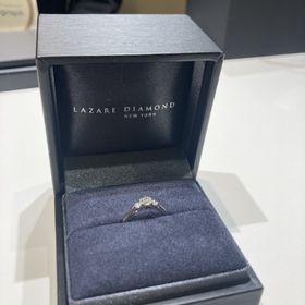 【ラザール ダイヤモンド(LAZARE DIAMOND)の口コミ】 いろいろと試着させていただき、細めのデザインが好きなことがわかったの…