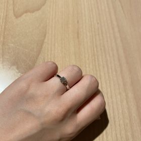 【PORTADA(ポルターダ)の口コミ】 指輪の決めてになったのは、シンプルで飽きのこないデザインで、年を重ね…