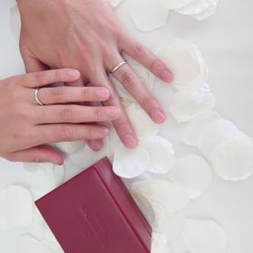 【モニッケンダム(MONNICKENDAM)の口コミ】 リングのデザイン(形、ダイヤの配置)がオシャレで、ダイヤも上品な感じで…