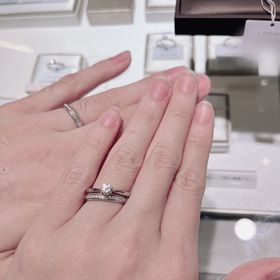 【アイプリモ(I-PRIMO)の口コミ】 結婚指輪をミル打ちのエタニティリングにしたため、
婚約指輪はシンプルな…