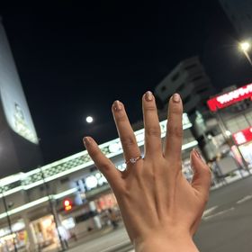 【ケイウノ ブライダル(K.UNO BRIDAL)の口コミ】 正面だけでなく上下から見てもデザイン性が高いこと、手の形に合った事。…