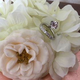 【ROCCA(ロッカ)の口コミ】 たくさんの指輪を見て、はめて、どれがいいのかわからなくなって、後日ま…