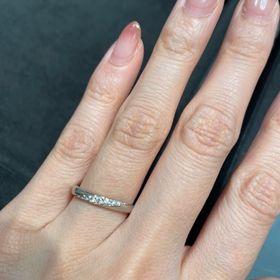 【GALA JEWELRY(ガラジュエリー)の口コミ】 デザインが一番だと思います。
斜めのデザインがいいなと思っておりました…