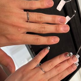 【ティファニー(Tiffany & Co.)の口コミ】 女性用も男性用も指輪の太さが細くて、かわいかったです。指輪の太さが細…