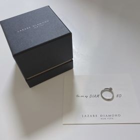 【ラザール ダイヤモンド(LAZARE DIAMOND)の口コミ】 立て爪タイプが良いけど服などに引っかかりにくく、上からのデザインも横…