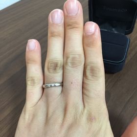 【ティファニー(Tiffany & Co.)の口コミ】 出産の際に結婚指輪をなくしてしまい、２度目の購入でした。最初のとはブ…