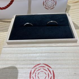 【出雲結(いずもゆい)の口コミ】 元々、日本製の指輪で探していました。
決め手は指輪デザインと価格です。…