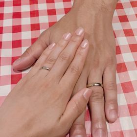 【ケイウノ ブライダル(K.UNO BRIDAL)の口コミ】 裏側の文字のデザインをその場で考えていただき、そのデザインが素敵で、…