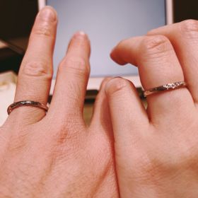 【アイプリモ(I-PRIMO)の口コミ】 婚約指輪をキャラクター物にしていたため、初めは結婚指輪も同じキャラ物…