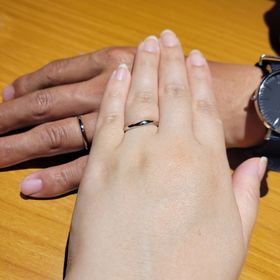 【銀座ダイヤモンドシライシの口コミ】 シンプルな物を希望しており、シンプルな中でも少しエッジが効いてて良か…