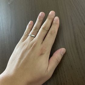 【俄(にわか)の口コミ】 デザインとはめ心地が非常に良かった。
するっとした感じでつけれるが取れ…