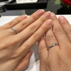 【ラザール ダイヤモンド(LAZARE DIAMOND)の口コミ】 デザインが他のブランドよりもシンプルで洗練されている印象を受けたから…