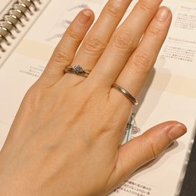 【銀座ダイヤモンドシライシの口コミ】 一つ一つの指輪にストーリーがあり、パンフレットを読んでいてすごく幸せ…