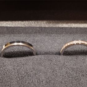 【ラザール ダイヤモンド(LAZARE DIAMOND)の口コミ】 女性用はダイヤがたくさんついていてとてもキラキラしているのが大きな特…