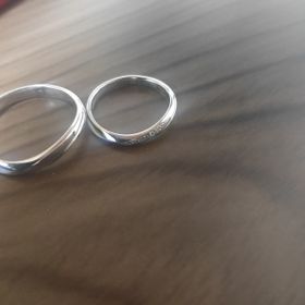 【BIJOUPIKO(ビジュピコ)の口コミ】 男女別でも素材が選べることと形はシンプルだけど光にあたるとダイヤモン…