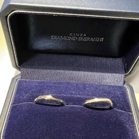 【銀座ダイヤモンドシライシの口コミ】 あまりない凝ったデザインでダイヤがキラキラしていて綺麗だったことと、…