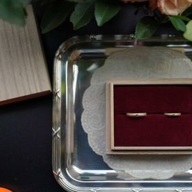 【ichi(イチ)の口コミ】 ブラウンゴールド(銅がゴールドと混ざっている素材)が黄色すぎず、肌の色…