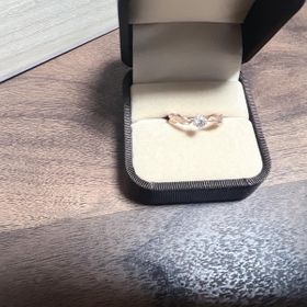 【VANillA(ヴァニラ)の口コミ】 元々、艶消ししてあるゴールドの指輪が可愛くて好きと伝えてて、そこを考…