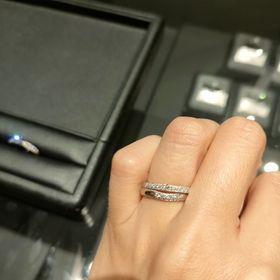 【エクセルコダイヤモンド(EXELCO DIAMOND)の口コミ】 いろいろなお店を見ながらマリッジリングを探しました。エンゲージリング…