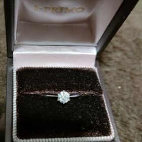 【アイプリモ(I-PRIMO)の口コミ】 王道のエンゲージリングです。シンプルですが、エンゲージリングらしさが…