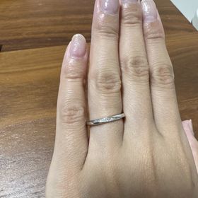 【銀座ダイヤモンドシライシの口コミ】 たくさんの指輪を試着させて頂きましたが、最初に付けさせて頂いたものが…