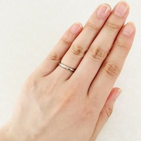 【銀座ダイヤモンドシライシの口コミ】 結婚指輪は日常的に常時付けているものなので、つけ心地のいい指輪を探し…