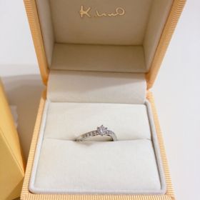 【ケイウノ ブライダル(K.UNO BRIDAL)の口コミ】 リボンデザインが好きなのとオーダーメイド出来るので決めました。指が細…