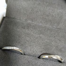 【ECRIN(エクラン)の口コミ】 もともとウェーブデザインを探していて自分の指に
しっくり来るつけ心地、…