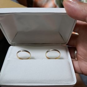 【Premium Destiny(プレミアム・ディスティニー)】の口コミ まずプラチナ素材のもので探していて金とプラチナで施されたシンプルなデザ...