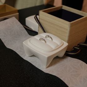 【俄(にわか)の口コミ】 デザインはストレートじゃなく、少し変わったデザインが良くてたくさんの…