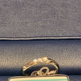 【銀座ダイヤモンドシライシの口コミ】 ダイヤの存在感がしっかりとあり、価格を考慮してウェーブではめずらしい…