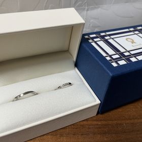 【RosettE(ロゼット)の口コミ】 最初はピンクゴールドを探していましたが、つけているうちにシルバーが肌…