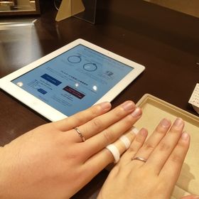 【TRECENTI(トレセンテ)の口コミ】 男性のリングはシンプルなものが多い中、購入したリングのデザインはさり…