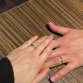 【JEWELRY  KAMATA(ジュエリーかまた)の口コミ】 婚約指輪がS字だったので、それに合うように結婚指輪もS字にしました。
最…