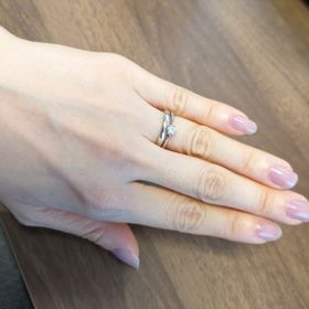 【TRECENTI(トレセンテ)の口コミ】 デザインがシンプルで細い指輪を探していました。実際にお店ていくつか試…