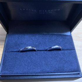 【ラザール ダイヤモンド(LAZARE DIAMOND)の口コミ】 実際に指にはめた時のはめ心地や手の馴染み感、見た目の綺麗さを重視しな…