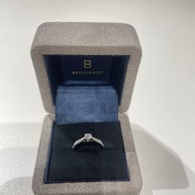 【BRILLIANCE+(ブリリアンスプラス)の口コミ】 ミルグレインのつぶつぶがレトロな雰囲気でとても好きです。指輪の形はリ…