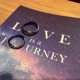 【SORA(ソラ)の口コミ】 個性があり、金属アレルギー対応の指輪を探していました。職場ではつけら…
