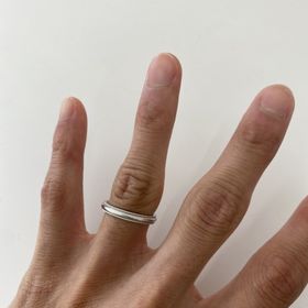 【ハリー・ウィンストン(Harry Winston)の口コミ】 シンプルなデザインとプラチナ素材の美しさに一目惚れしました。エレガン…