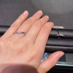 【エクセルコダイヤモンド(EXELCO DIAMOND)の口コミ】 個性的で、高級感が売りのブランドのようです。店内はシックな黒いイメー…