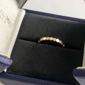 【ショーメ(CHAUMET)の口コミ】 はちがイメージされているという六角形のデザインは、他にはないものだっ…