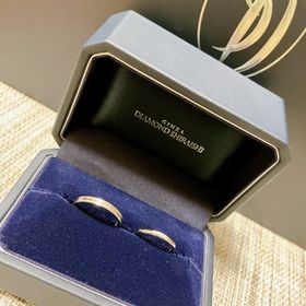 【銀座ダイヤモンドシライシの口コミ】 シンプルでストレートなデザインに控えめなメレダイヤが着いています。試…