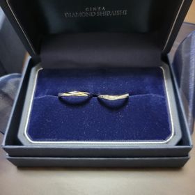 【銀座ダイヤモンドシライシの口コミ】 私はストレート気味のリング､妻はV字型のリングが好みだったため､何種類か…
