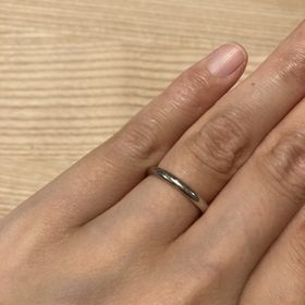 【GALA JEWELRY(ガラジュエリー)の口コミ】 婚約指輪を購入したお店で結婚指輪も購入しました。装飾が無いシンプルな…