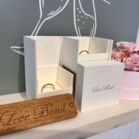 【Love Bond(ラブボンド)の口コミ】 男性用はブラックダイヤが入ったデザインが素敵でした。シンプルなデザイ…