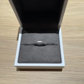【Flowaves(フロウェーブス)の口コミ】 結婚指輪の購入にあたってシンプルで普段使いに優れ、かつ値段も10〜15万…