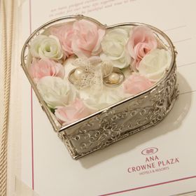 【ティファニー(Tiffany & Co.)の口コミ】 とにかくこれから長く使うのでシンプルで高価なものを探してました。
他の…